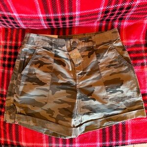 Social Standards Camouflage Women's Shorts
NWT